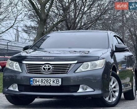 Сірий Тойота Камрі, об'ємом двигуна 2.5 л та пробігом 271 тис. км за 11900 $, фото 13 на Automoto.ua