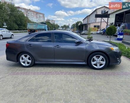 Серый Тойота Камри, объемом двигателя 2.5 л и пробегом 189 тыс. км за 12500 $, фото 3 на Automoto.ua