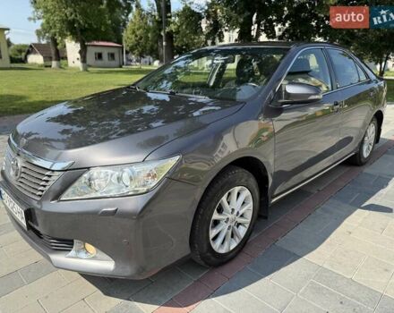 Серый Тойота Камри, объемом двигателя 2.49 л и пробегом 285 тыс. км за 12500 $, фото 90 на Automoto.ua
