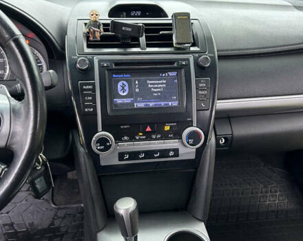 Сірий Тойота Камрі, об'ємом двигуна 2.5 л та пробігом 185 тис. км за 11300 $, фото 12 на Automoto.ua