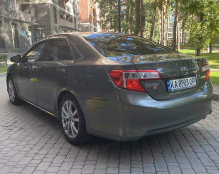 Серый Тойота Камри, объемом двигателя 2.49 л и пробегом 340 тыс. км за 10500 $, фото 4 на Automoto.ua