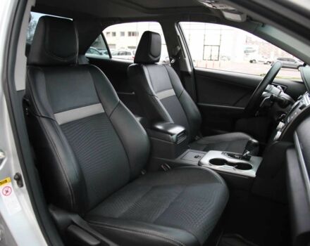 Сірий Тойота Камрі, об'ємом двигуна 2.5 л та пробігом 210 тис. км за 15500 $, фото 9 на Automoto.ua