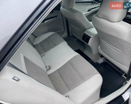 Серый Тойота Камри, объемом двигателя 0 л и пробегом 160 тыс. км за 13700 $, фото 11 на Automoto.ua