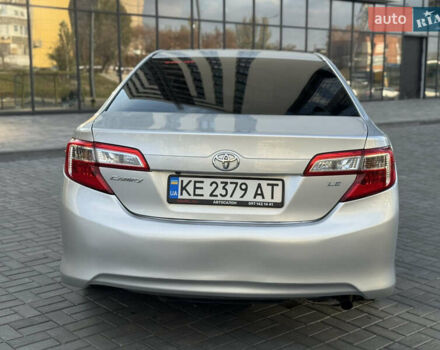 Серый Тойота Камри, объемом двигателя 2.49 л и пробегом 179 тыс. км за 12777 $, фото 6 на Automoto.ua
