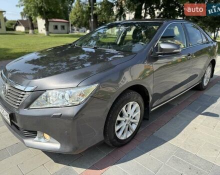 Серый Тойота Камри, объемом двигателя 2.49 л и пробегом 285 тыс. км за 12500 $, фото 85 на Automoto.ua