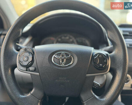 Серый Тойота Камри, объемом двигателя 2.49 л и пробегом 179 тыс. км за 12777 $, фото 14 на Automoto.ua