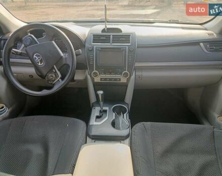 Сірий Тойота Камрі, об'ємом двигуна 2.49 л та пробігом 160 тис. км за 10000 $, фото 11 на Automoto.ua