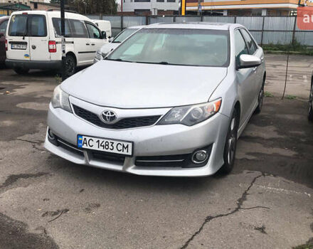 Сірий Тойота Камрі, об'ємом двигуна 3.46 л та пробігом 210 тис. км за 15000 $, фото 1 на Automoto.ua