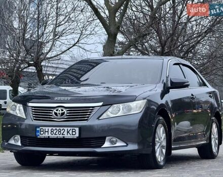 Сірий Тойота Камрі, об'ємом двигуна 2.5 л та пробігом 271 тис. км за 11900 $, фото 4 на Automoto.ua