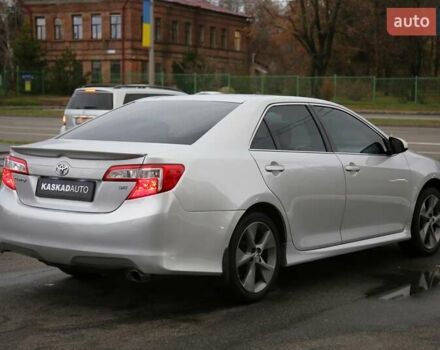 Сірий Тойота Камрі, об'ємом двигуна 2.49 л та пробігом 210 тис. км за 15500 $, фото 5 на Automoto.ua