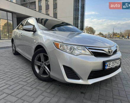 Серый Тойота Камри, объемом двигателя 2.49 л и пробегом 179 тыс. км за 12777 $, фото 2 на Automoto.ua