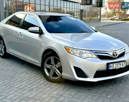 Серый Тойота Камри, объемом двигателя 2.49 л и пробегом 179 тыс. км за 12777 $, фото 1 на Automoto.ua