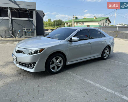 Серый Тойота Камри, объемом двигателя 2.49 л и пробегом 147 тыс. км за 13800 $, фото 3 на Automoto.ua