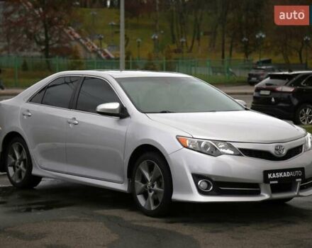 Сірий Тойота Камрі, об'ємом двигуна 2.49 л та пробігом 210 тис. км за 15500 $, фото 2 на Automoto.ua
