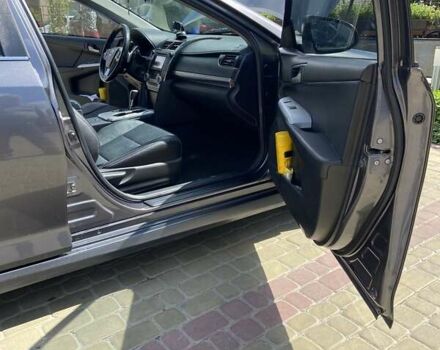 Серый Тойота Камри, объемом двигателя 2.5 л и пробегом 189 тыс. км за 12500 $, фото 8 на Automoto.ua