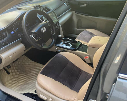 Серый Тойота Камри, объемом двигателя 2.49 л и пробегом 340 тыс. км за 10500 $, фото 11 на Automoto.ua