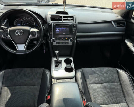 Серый Тойота Камри, объемом двигателя 2.49 л и пробегом 147 тыс. км за 13800 $, фото 29 на Automoto.ua