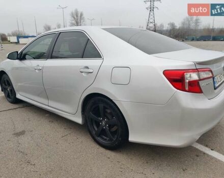 Серый Тойота Камри, объемом двигателя 2.5 л и пробегом 160 тыс. км за 11750 $, фото 4 на Automoto.ua