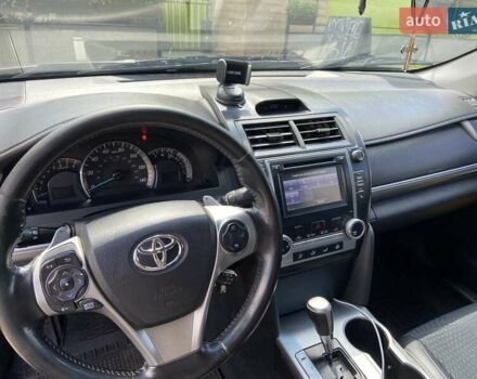 Серый Тойота Камри, объемом двигателя 2.5 л и пробегом 189 тыс. км за 12500 $, фото 10 на Automoto.ua