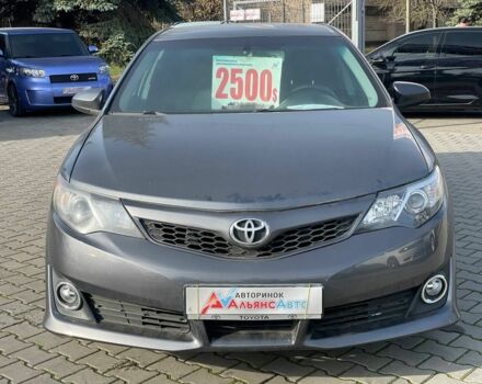 Сірий Тойота Камрі, об'ємом двигуна 2.5 л та пробігом 301 тис. км за 9900 $, фото 1 на Automoto.ua