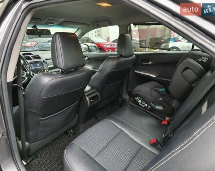 Серый Тойота Камри, объемом двигателя 2.5 л и пробегом 172 тыс. км за 11500 $, фото 6 на Automoto.ua