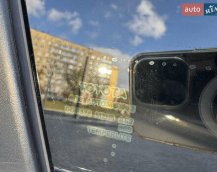 Серый Тойота Камри, объемом двигателя 2.49 л и пробегом 179 тыс. км за 12777 $, фото 26 на Automoto.ua