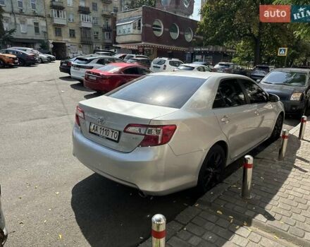 Сірий Тойота Камрі, об'ємом двигуна 2.5 л та пробігом 265 тис. км за 10800 $, фото 3 на Automoto.ua