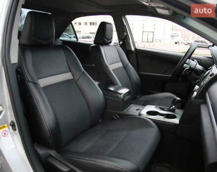 Сірий Тойота Камрі, об'ємом двигуна 2.49 л та пробігом 210 тис. км за 15500 $, фото 9 на Automoto.ua