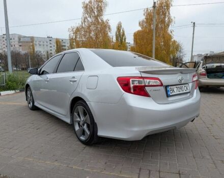 Серый Тойота Камри, объемом двигателя 2.5 л и пробегом 200 тыс. км за 14500 $, фото 3 на Automoto.ua