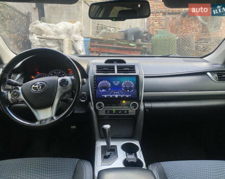 Сірий Тойота Камрі, об'ємом двигуна 3.46 л та пробігом 210 тис. км за 15000 $, фото 4 на Automoto.ua