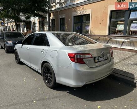 Сірий Тойота Камрі, об'ємом двигуна 2.5 л та пробігом 265 тис. км за 10800 $, фото 4 на Automoto.ua