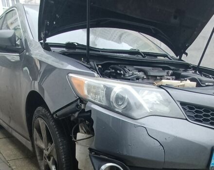 Сірий Тойота Камрі, об'ємом двигуна 0 л та пробігом 271 тис. км за 5800 $, фото 2 на Automoto.ua