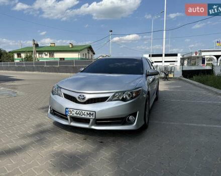 Серый Тойота Камри, объемом двигателя 2.49 л и пробегом 147 тыс. км за 13800 $, фото 2 на Automoto.ua