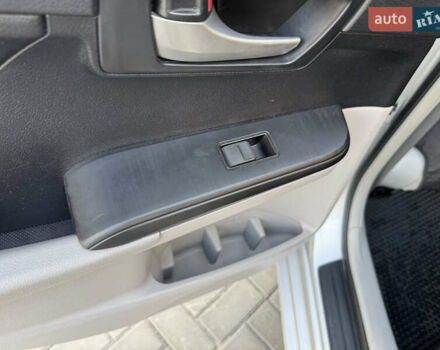 Серый Тойота Камри, объемом двигателя 2.49 л и пробегом 179 тыс. км за 12777 $, фото 24 на Automoto.ua