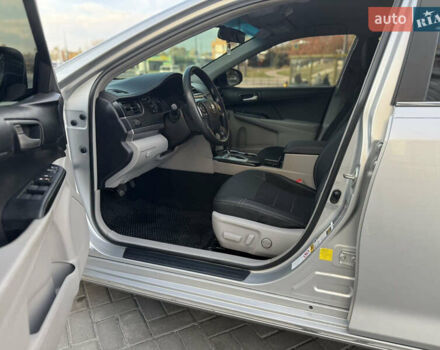 Серый Тойота Камри, объемом двигателя 2.49 л и пробегом 179 тыс. км за 12777 $, фото 10 на Automoto.ua