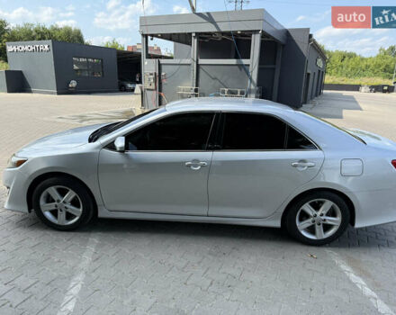 Серый Тойота Камри, объемом двигателя 2.49 л и пробегом 147 тыс. км за 13800 $, фото 4 на Automoto.ua