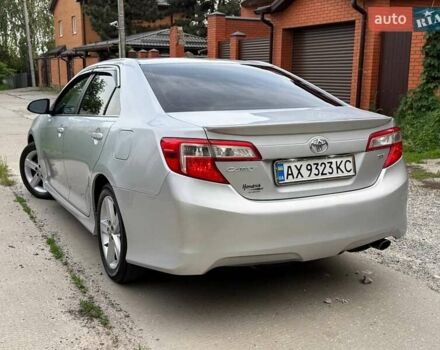 Сірий Тойота Камрі, об'ємом двигуна 2.5 л та пробігом 271 тис. км за 9850 $, фото 6 на Automoto.ua