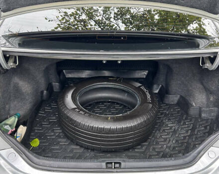 Сірий Тойота Камрі, об'ємом двигуна 2.5 л та пробігом 185 тис. км за 11300 $, фото 18 на Automoto.ua