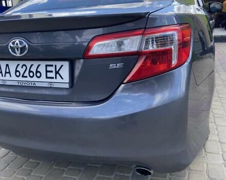 Серый Тойота Камри, объемом двигателя 2.5 л и пробегом 189 тыс. км за 12500 $, фото 4 на Automoto.ua