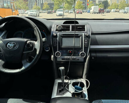 Серый Тойота Камри, объемом двигателя 2.49 л и пробегом 320 тыс. км за 14500 $, фото 15 на Automoto.ua