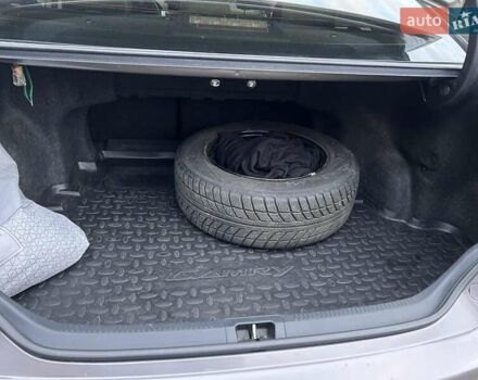 Серый Тойота Камри, объемом двигателя 2.49 л и пробегом 215 тыс. км за 15300 $, фото 22 на Automoto.ua