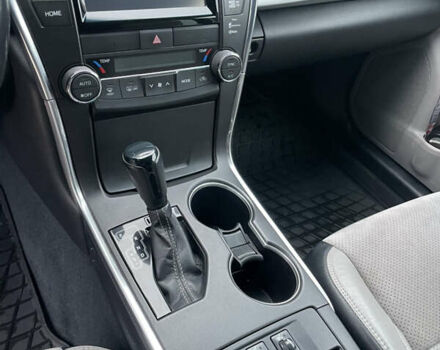 Серый Тойота Камри, объемом двигателя 2.49 л и пробегом 161 тыс. км за 14900 $, фото 12 на Automoto.ua