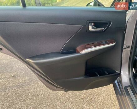 Серый Тойота Камри, объемом двигателя 2.49 л и пробегом 145 тыс. км за 16000 $, фото 26 на Automoto.ua