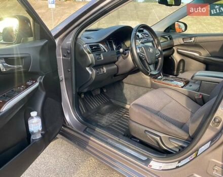 Серый Тойота Камри, объемом двигателя 2.49 л и пробегом 145 тыс. км за 16000 $, фото 23 на Automoto.ua