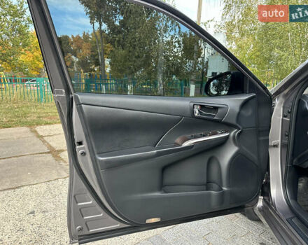 Серый Тойота Камри, объемом двигателя 2.49 л и пробегом 211 тыс. км за 16900 $, фото 19 на Automoto.ua
