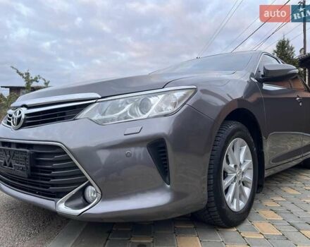 Серый Тойота Камри, объемом двигателя 2.49 л и пробегом 215 тыс. км за 15300 $, фото 2 на Automoto.ua