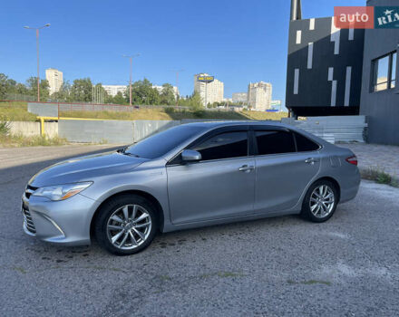 Серый Тойота Камри, объемом двигателя 2.5 л и пробегом 280 тыс. км за 15200 $, фото 2 на Automoto.ua