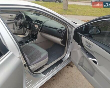 Серый Тойота Камри, объемом двигателя 2.49 л и пробегом 210 тыс. км за 10900 $, фото 8 на Automoto.ua
