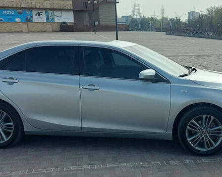 Серый Тойота Камри, объемом двигателя 2.49 л и пробегом 178 тыс. км за 14000 $, фото 16 на Automoto.ua