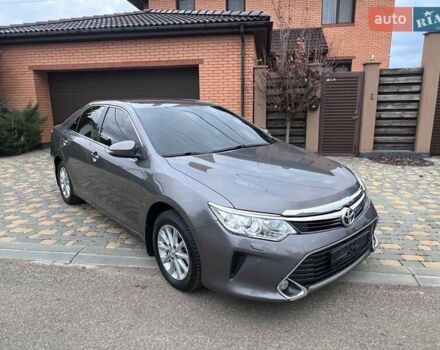 Серый Тойота Камри, объемом двигателя 2.49 л и пробегом 215 тыс. км за 15300 $, фото 5 на Automoto.ua